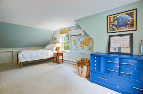 8 Merrymount Rd, Hingham MA 02043-4711 exterior