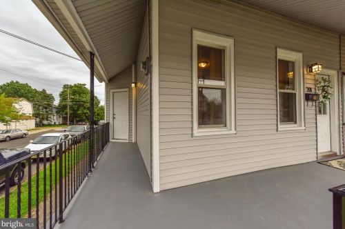 201 Maple Ave, West Deptford NJ  08093-1204 exterior