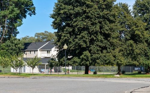 62 Frederick St, Dracut MA  01826-3444 exterior