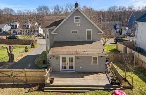 79 Border St, Dedham MA 02026-3601 exterior