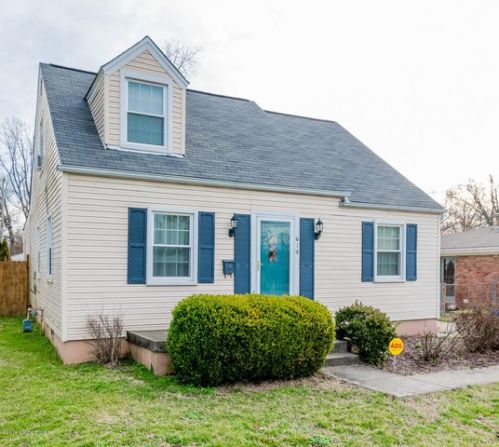 619 Marquette Dr, Louisville KY  40222-6742 exterior