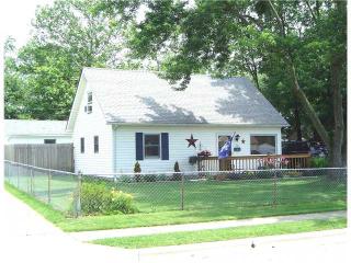 910 Exeter Rd, Columbus, OH 43213-2421