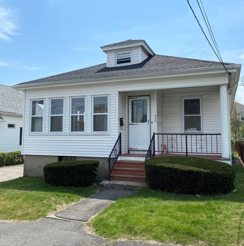 345 Westhill Ave, Fall River MA  02726-2922 exterior