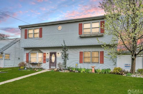 12 Laurel St, Carteret, NJ 07008-2409