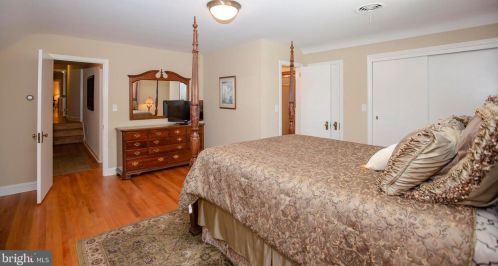 645 Kings Hwy, West Deptford NJ 08096-3129 exterior