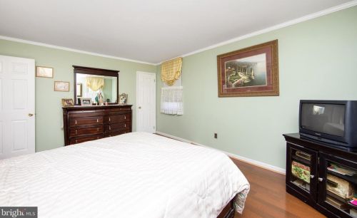 27 Rygate Ave, West Deptford NJ 08096-4218 exterior