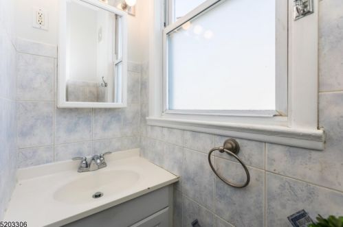 68 Bremond St, Belleville NJ 07109-2734 exterior