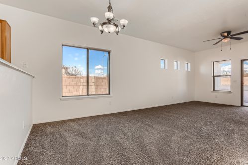 5814 9 Dr, Phoenix AZ 85041-3986 exterior