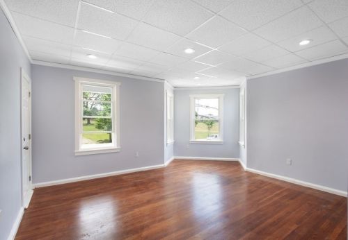 556 Bradford Ave, Fall River MA 02721-1017 exterior