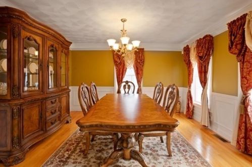 12 Regency Dr, Dracut, MA 01826-2761