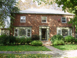 121 Park Ave, Newton, MA 02458-2647