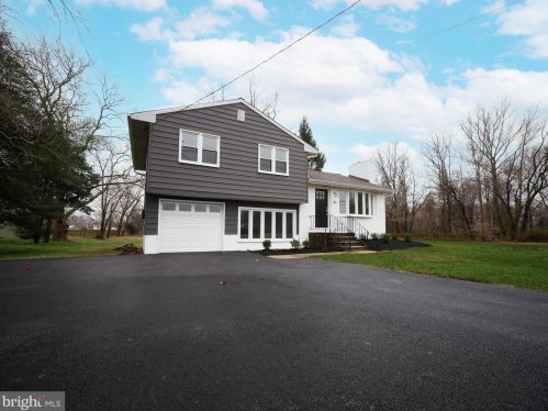 145 Crown Point Rd, West Deptford NJ  08093-1131 exterior