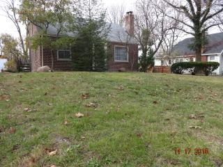 445 Beaumont Rd, Columbus OH  43214-2202 exterior