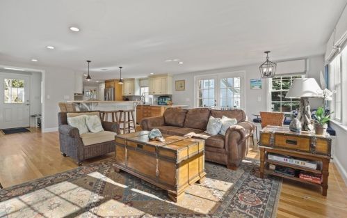 24 Bradley Wood Dr, Hingham MA 02043-1731 exterior