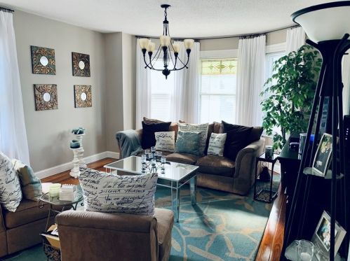 136 Dartmouth St, New Bedford MA 02740-3106 exterior