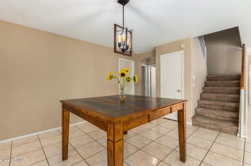 1102 Behrend Dr, Phoenix AZ 85050-3992 exterior