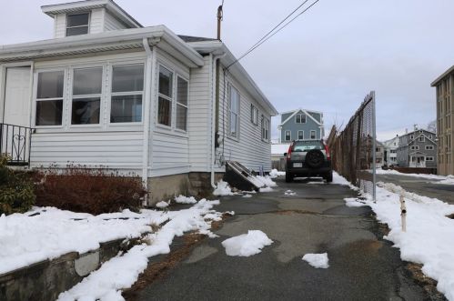 35 Lafayette St, Everett, MA 02149-3108