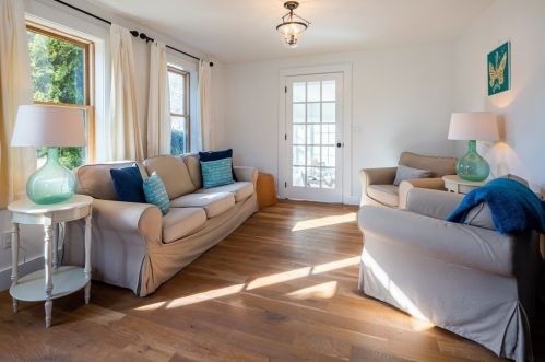 150 Barcliff Ave, Chatham MA 02633-1904 exterior