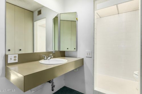 4400 15th Ave, Phoenix AZ 85015-4755 exterior