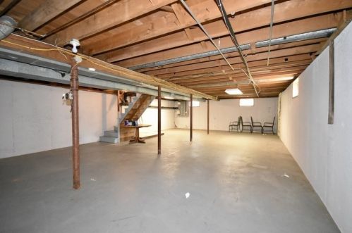 278 Carver Rd, Plymouth MA 02360-4653 exterior