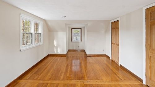 1086 Burt St, Taunton MA 02780-5166 exterior