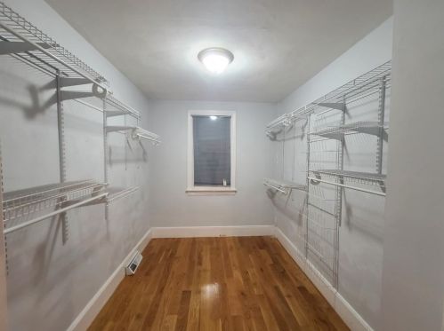 9 Parmenter Rd, Southborough MA exterior