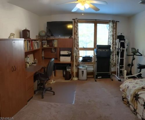 4 Dales Xing, Wantage NJ 07461-3229 exterior