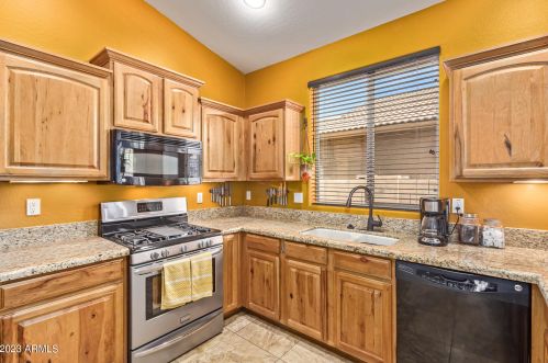 6715 37 Dr, Phoenix AZ 85053-3749 exterior