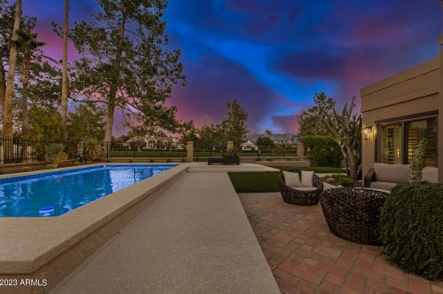 5327 26th St, Phoenix AZ 85032-8017 exterior