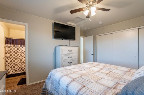 1818 63rd Dr, Phoenix AZ  85043-5748 exterior