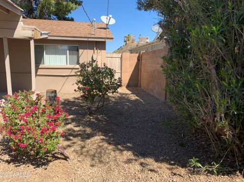 1023 El Camino Dr, Phoenix AZ  85020-3727 exterior