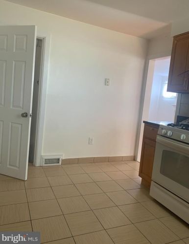 6822 Loretto Ave, Philadelphia PA 19111-5844 exterior