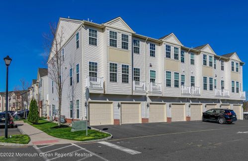 42 Kyle Dr, Tinton Falls NJ  07712-7536 exterior