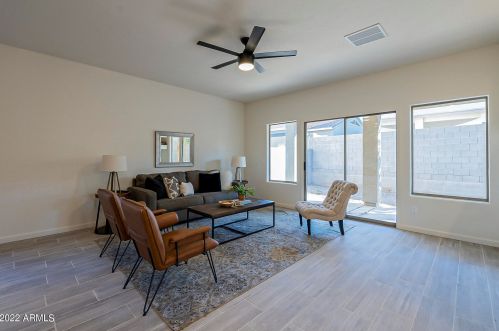 603 Beautiful Ln, Phoenix AZ 85042-7074 exterior