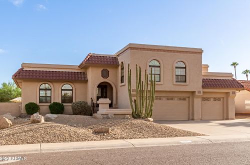 3835 Ahwatukee Dr, Phoenix AZ 85044-2033 exterior