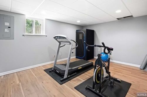 20 Southfield Dr, Wantage NJ  07461-3036 exterior