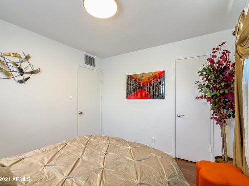 2725 Alice Ave, Phoenix AZ 85021-4112 exterior