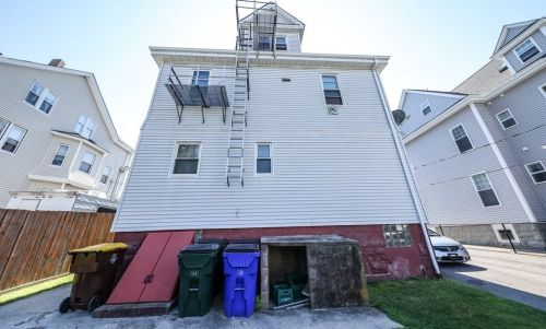 367 Whipple St, Fall River MA 02724-3448 exterior