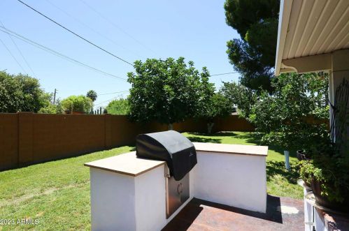 6212 14 Pl, Phoenix AZ 85014-1737 exterior