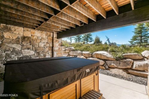 2727 Westview Trl, Park City UT 84098-6342 exterior