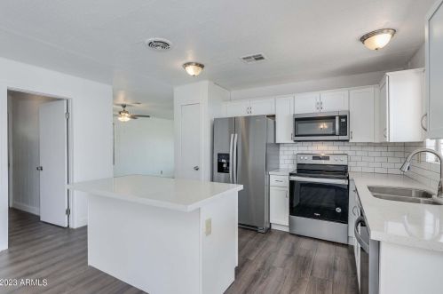 13014 19th Way, Phoenix AZ  85022-5017 exterior