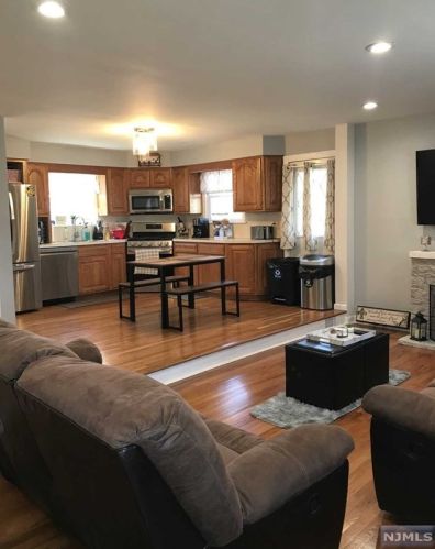 80 Merritt Ave, Cresskill NJ  07626-2420 exterior