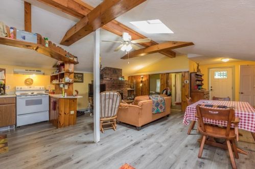 16 2nd St, Winchendon MA  01475-2312 exterior