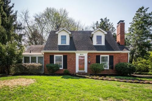 7104 Wesboro Rd, Louisville, KY 40222-6454