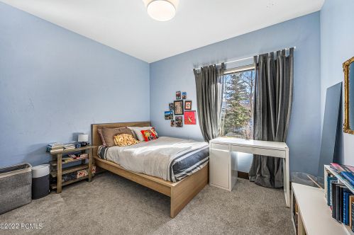 1995 Kidd Cir, Park City UT 84098-8512 exterior