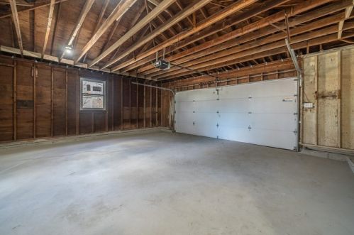 39 Sunset Dr, Seekonk MA 02771-4511 exterior