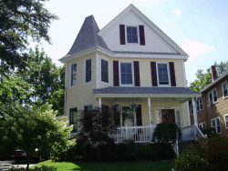 51 Parsons St, Newton, MA 02465-2137