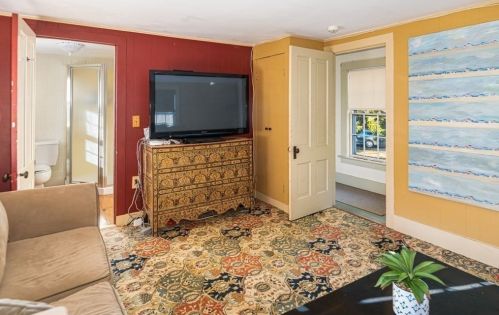 691 River St, Hingham MA 02061-2214 exterior