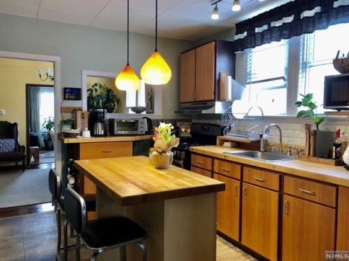 48 Dukes St, Kearny NJ 07032-3928 exterior