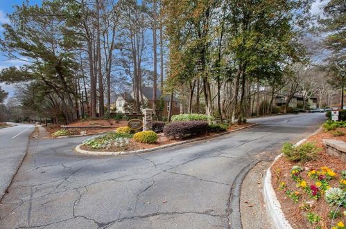 306 Dunbar Dr, Atlanta, GA 30338-6545